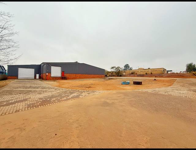 2,200M² WAREHOUSE TO LET IN WADEVILLE